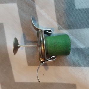 * EKCO USA Bull Dog Push Button Bottle Stopper with Handle, Pat#2446661 Vintage